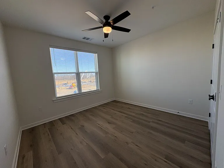 815 Bolivar Dr — Photo 16