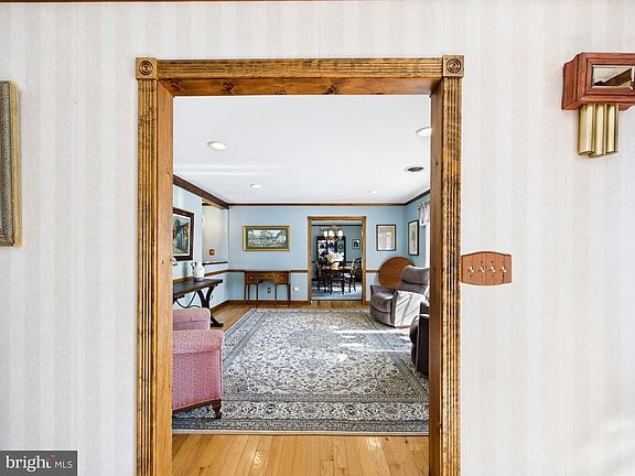 4th image of 6509 Cedar Neck Rd