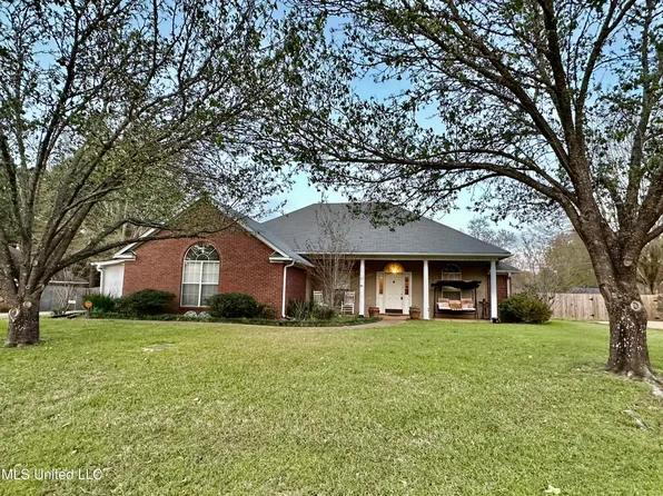 930 Eagles Nest Dr, Byram, MS 39272