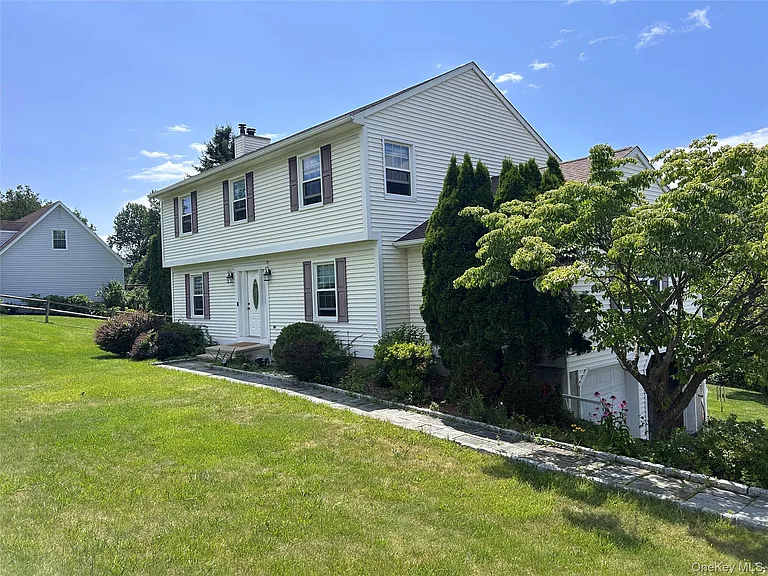 86 Somerset Dr — Photo 3