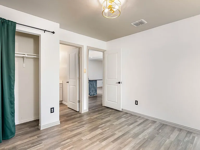 225 Virginia St — Photo 10