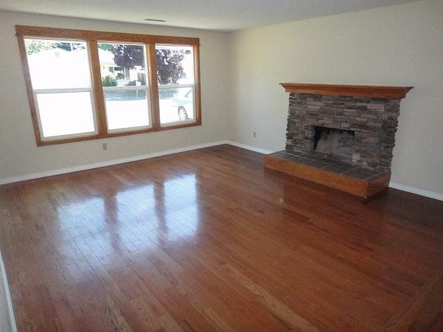 2nd image of 1110 SW Erica Dr
