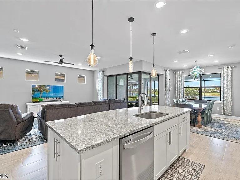 19564 Utopia Ln — Photo 5