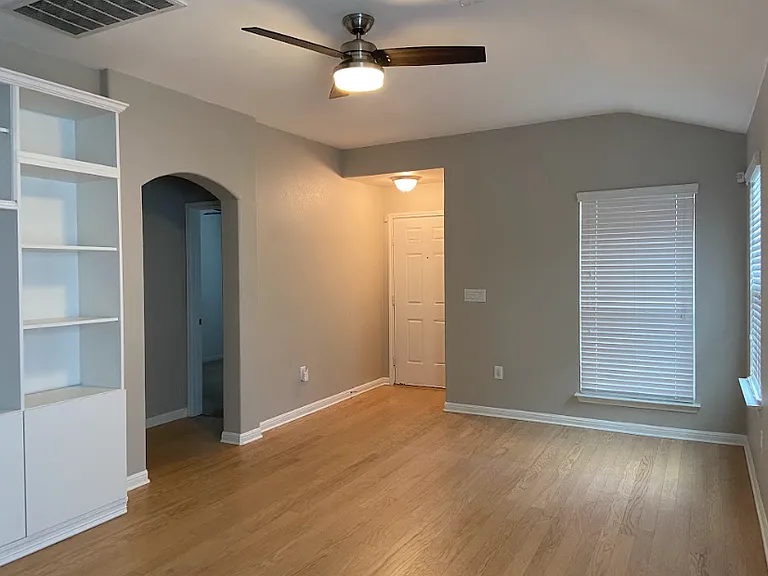 18307 Mammoth Cave Blvd — Photo 5