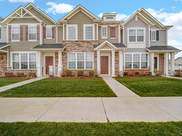 911 E 117th Pl, Crown Point, IN 46307