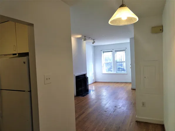 630 4th St NE APT 3, Washington, DC 20002