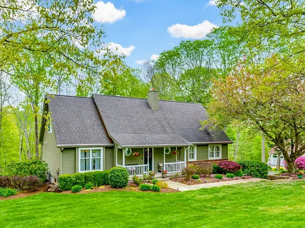 9 Brooks Lane, Essex, CT 06442