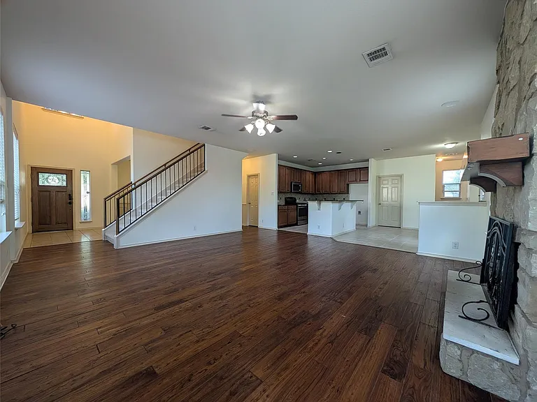 1602 Westmeadow Trl — Photo 16