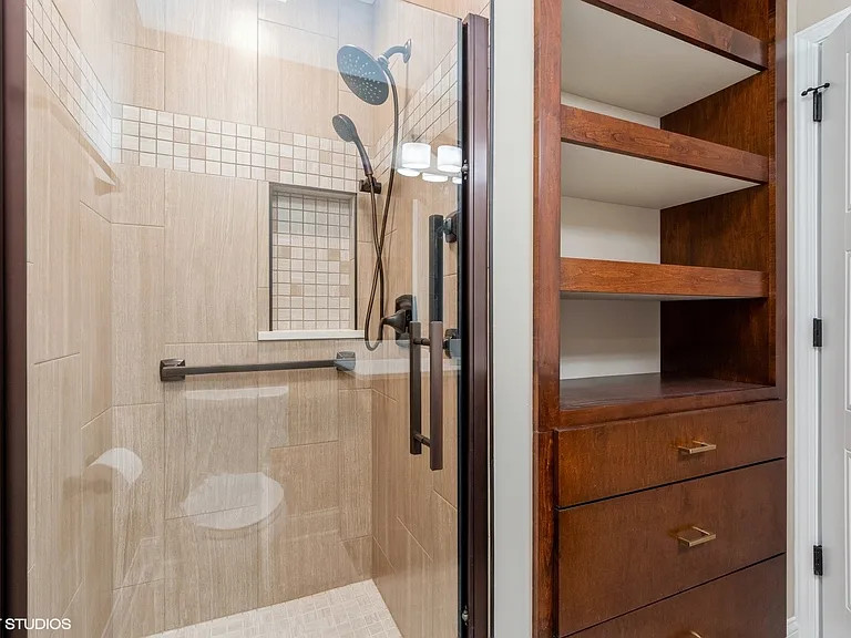 214 Manor Dr #D — Photo 10