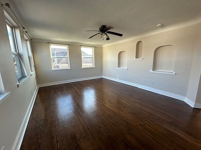 1st image of 415 16th St NE #B
