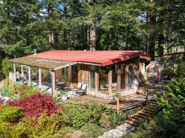 54378 Rosa Rd, Bandon, OR 97411