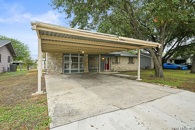 4 bed, 2.0 bath, 1248 sqft, $1,495 — Photo 3