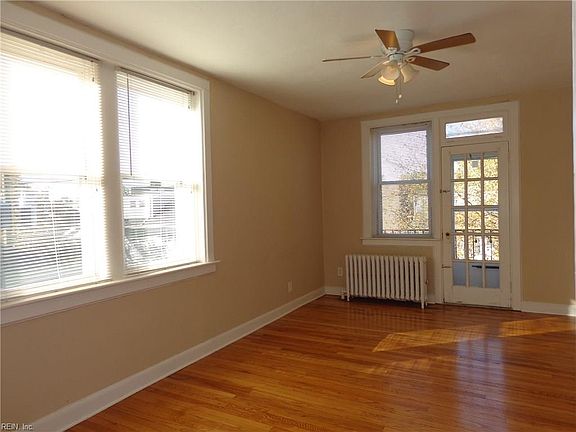 5th image of 925 Brandon Ave APT C6