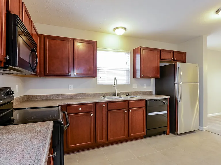2349 Bridlewood Dr — Photo 8
