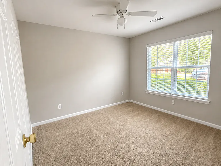 4405 Singing Oak Ct — Photo 3