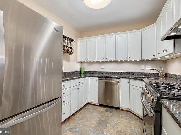 5th image of 8315 N Brook Ln APT 604