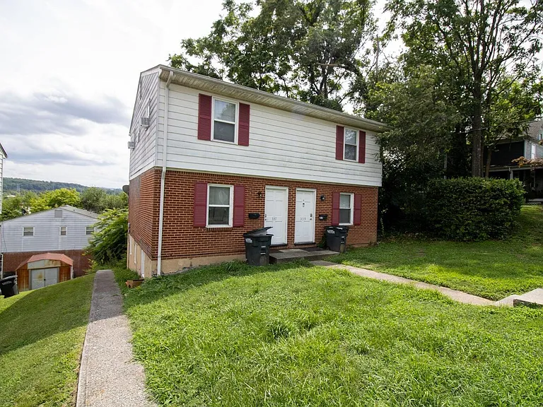 341 Cedar Ave — Photo 1