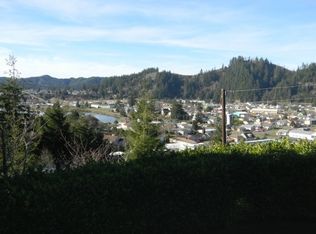 510 Crestview Dr, Reedsport, OR 97467