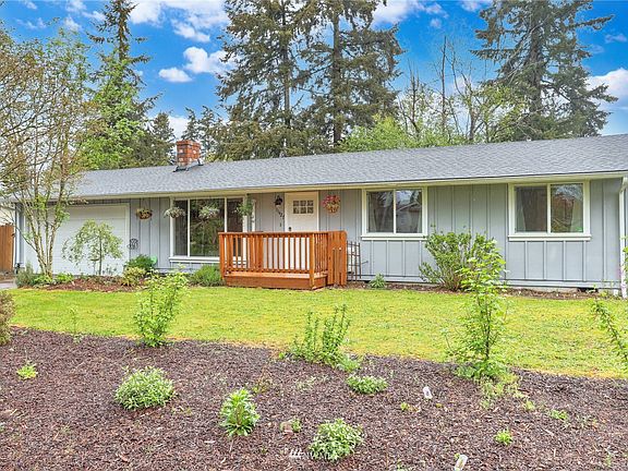 Welcome home to this beautiful corner lot rambler in the sought after Silver Lake community. Only minutes from Hauge Homestead Park w/beach access to Silver Lake, walking paths, restaurants and more. Near park-in-rides ideal for commuting. This impeccable house is an absolute must see and NO HOA!