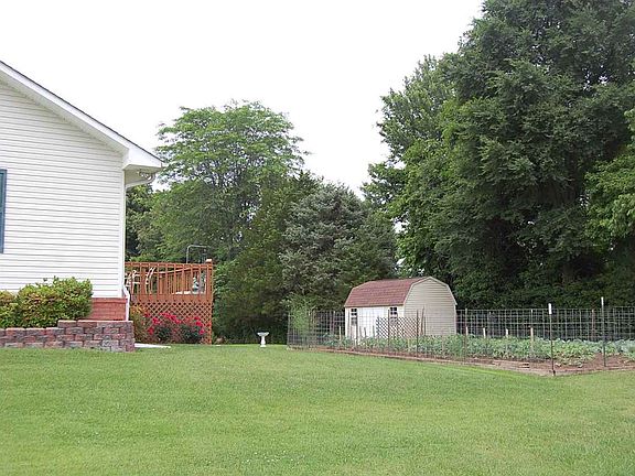 5th image of 34 Fairway Dr