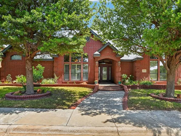 200 Skywood Cir, Midland, TX 79705