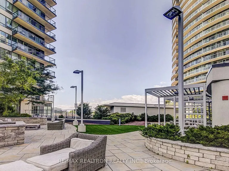 2230 Lake Shore Blvd W #801 — Photo 25