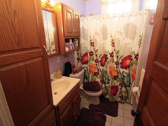 3rd image of 3925 Delmar Ave