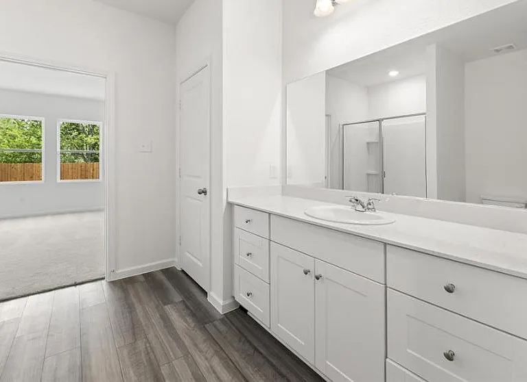 17 Glen Crossing Rd — Photo 15