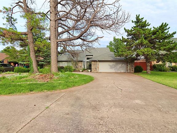3rd image of 10604 Admiral Dr