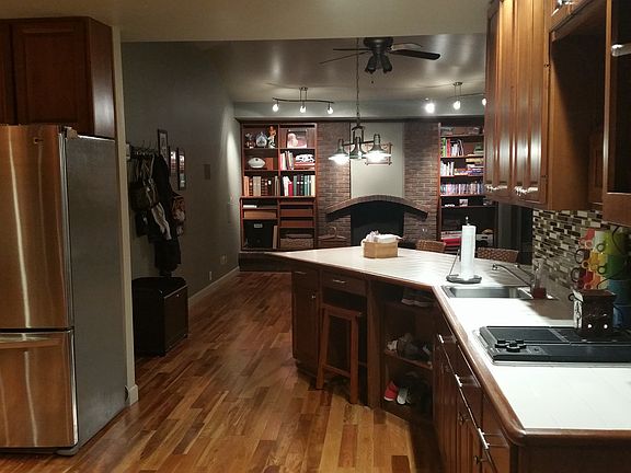 Kitchen to FR with 2nd sink