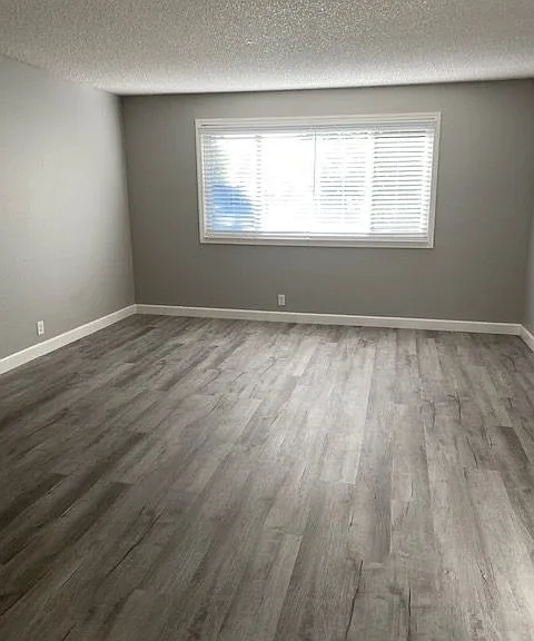 Shasta Villa Apartments — Photo 17