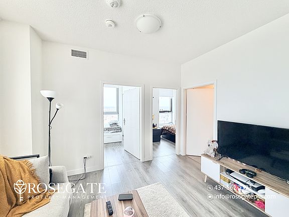 4th image of 60 Frederick St #2607