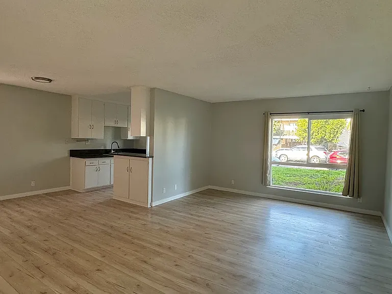 5505 Corteen Pl #7 — Photo 4