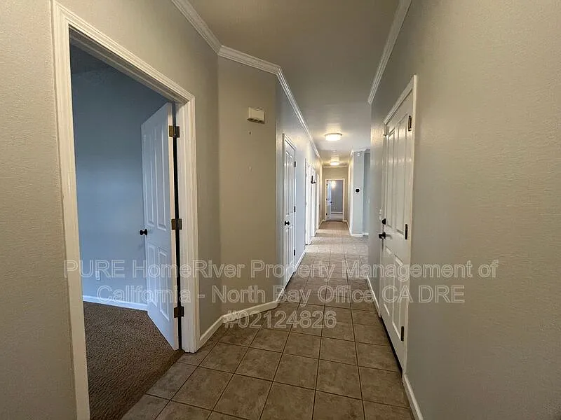 4 bed, 2.0 bath, 2060 sqft, $2,900 — Photo 2