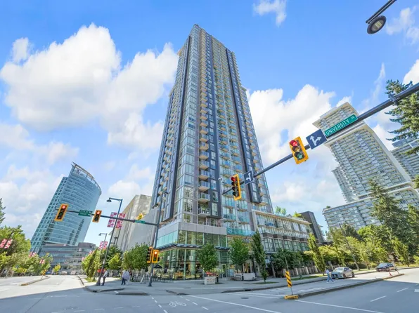 13438 Central Ave #1009, Surrey, BC V3T 0N2