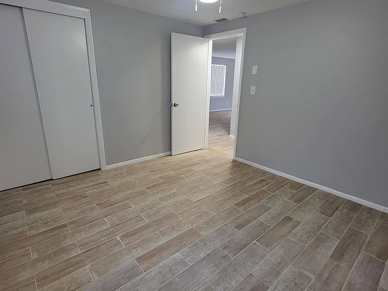 3723 Kingsbury Dr — Photo 5