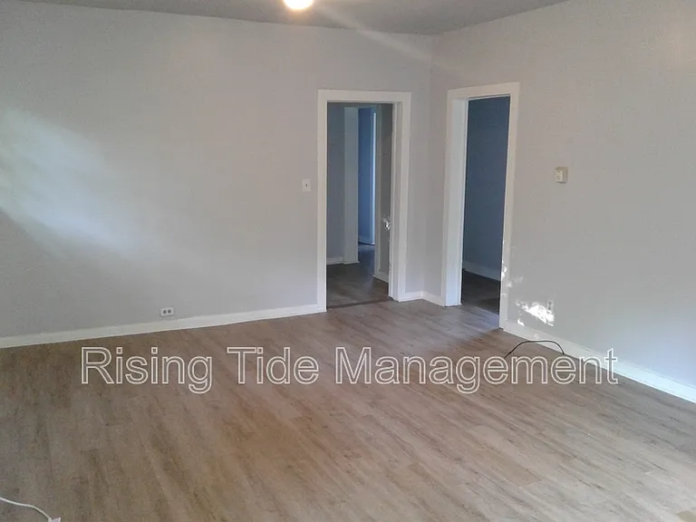 220 58th St — Photo 10