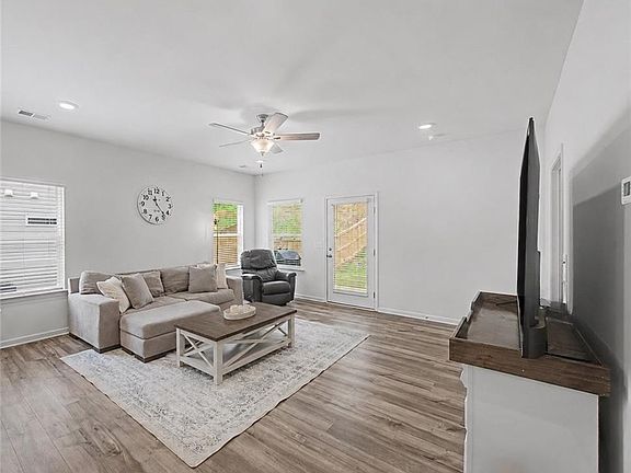 2nd image of 103 Sycamore Ln