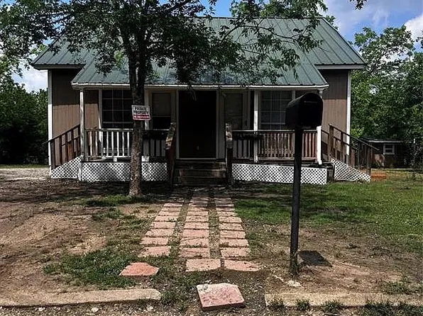 210 Kean St, Ladonia, TX 75449