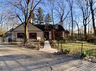 56 Briar Hill Rd, Oakwood, OH 45419