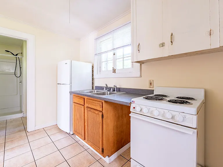 360-364 South Winooski Ave — Photo 6