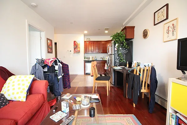 Rented by Hagstrom Management Inc | media 23