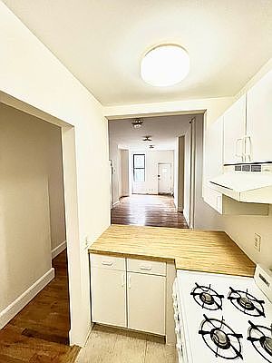 4th image of 459 W 49th St APT 1E