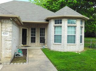 1214 S Medora St, Terrell, TX 75160