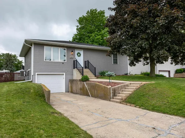 1601 1st Ave E, Dyersville, IA 52040
