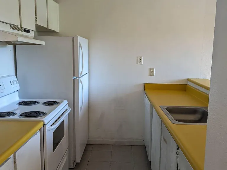 1003 S 308th St #26 — Photo 11