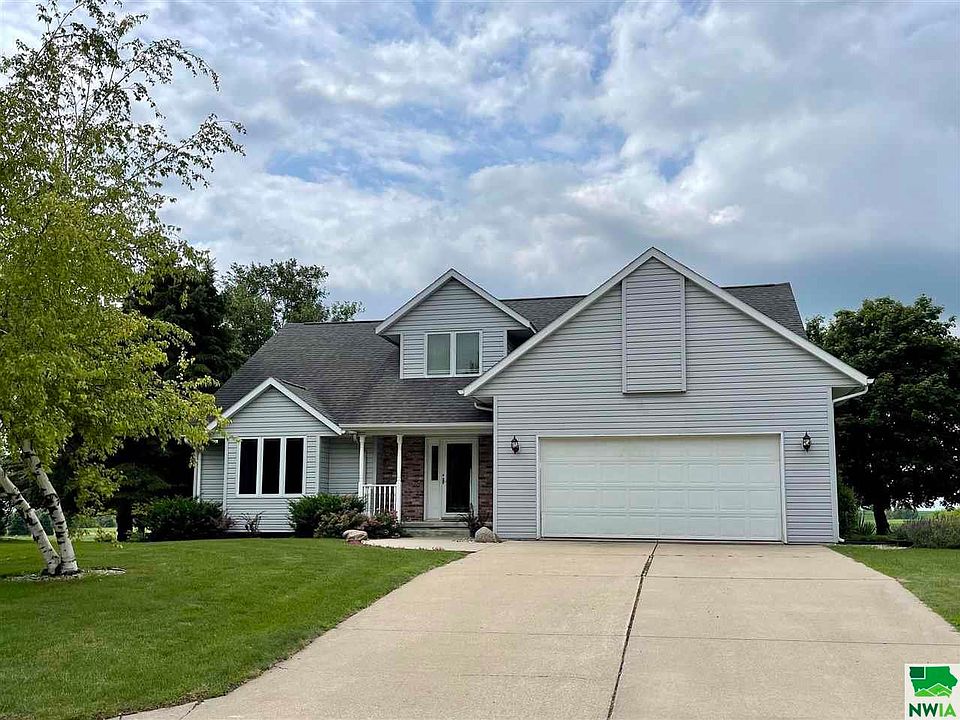 1st image of 922 Leona Cir
