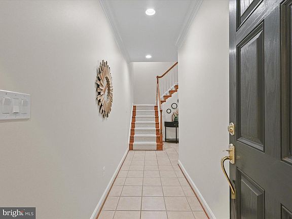 4th image of 4086 Clovet Dr #32