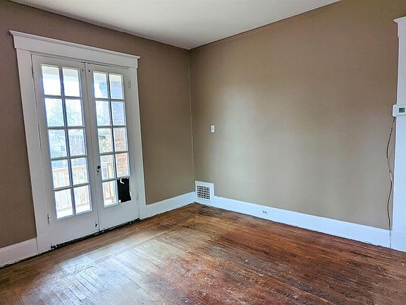 4th image of 4212 Greenlee Ave