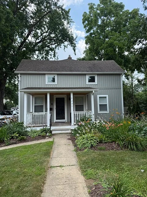 4 bed, 1566 sqft, $3,200 — Photo 2